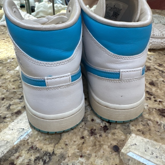 Nike women’s Jordans size 8 EUR 39 - Picture 4 of 5